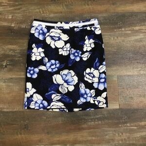 𝅺TALBOTS Floral Print Pencil Skirt Size 8